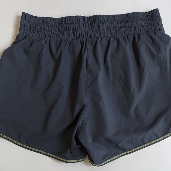 ATHLETA Ladies Gray W/Lime Running Shorts W/Panties & Drawstring Size Sm… - Picture 2 of 8